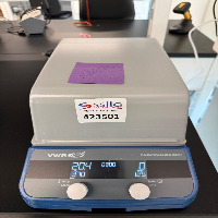 VWR Incubating Microplate Shaker image 0